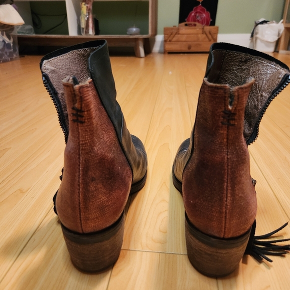 Black and burgundy ankle boots - Picture 5 of 5
